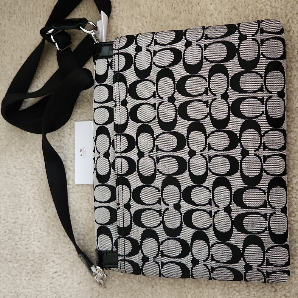 NWT Coach Signature Tablet Crossbody Bag - Picture 3 of 8